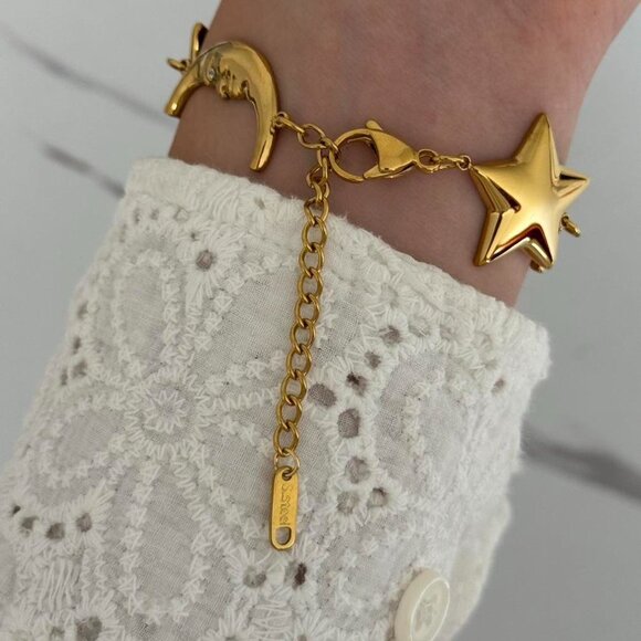 Sku:0359 gold bracelet moon sun star made of stainless steel + in a gift box - Picture 4 of 8